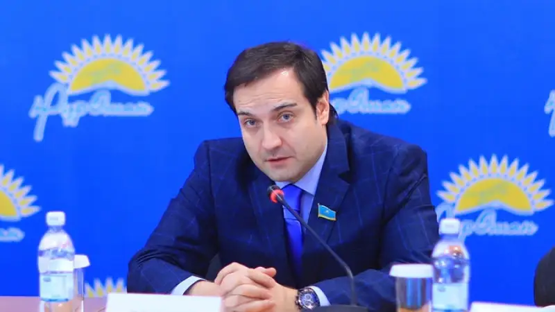 Артур Платонов Nur Otan партиясы бақылау комитетінің төрағасы болып сайланды