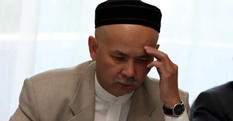 Қазақстан мұсылмандары одағы басшысының әйелі күйеуінен таяқ жегенін айтты (видео)