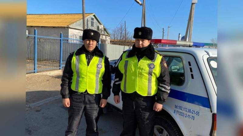 Полицейлер өртенген үйден жеті жасөпірімді эвакуциялады 