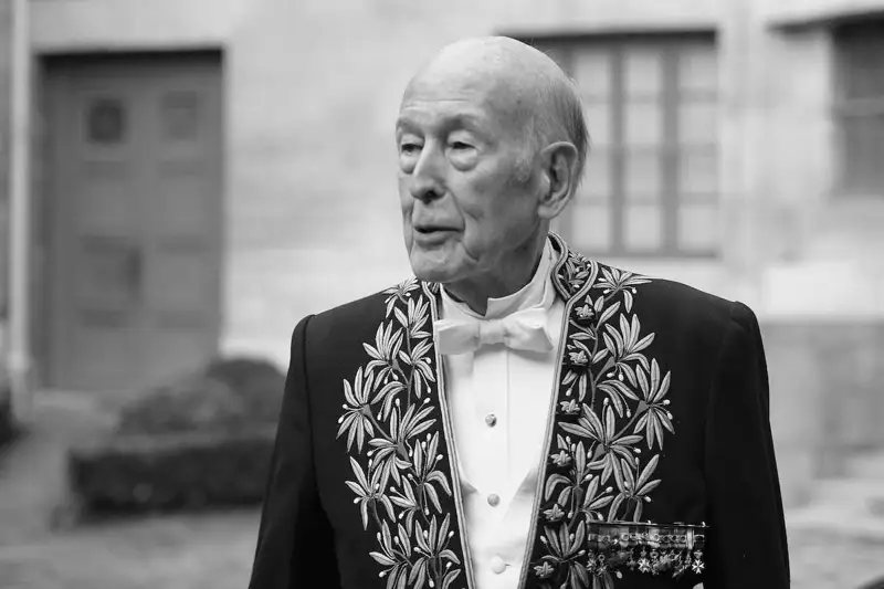 Бұрынғы президент коронавирустан көз жұмды