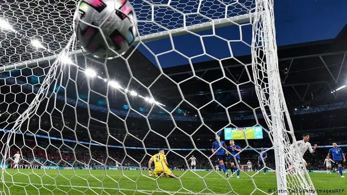 Футболдан ЕЧ:  Италия құрамасы финалға шықты