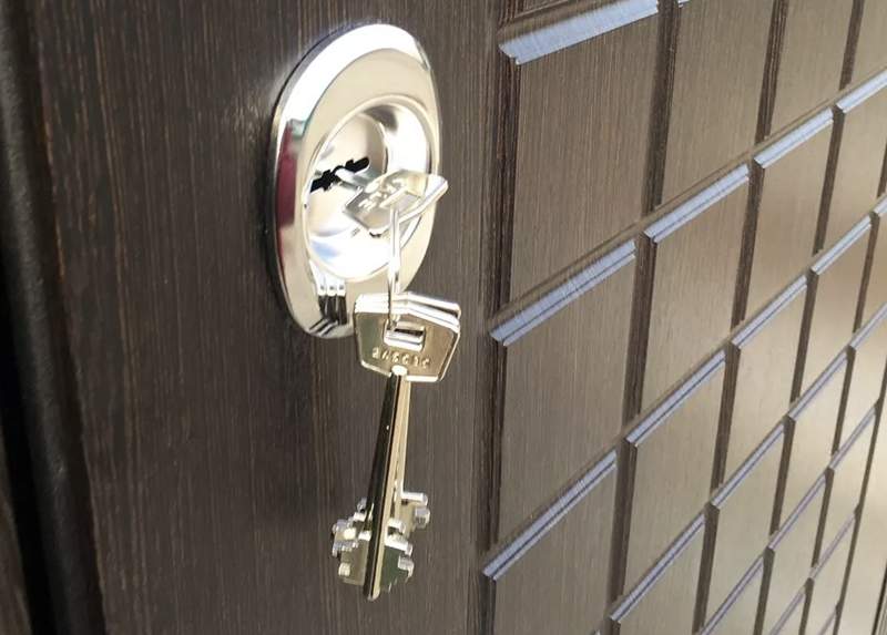 Алматыда екі жасөспірім жалға алған пәтерлерін қайта жалға беріп, алаяқтық жасаған