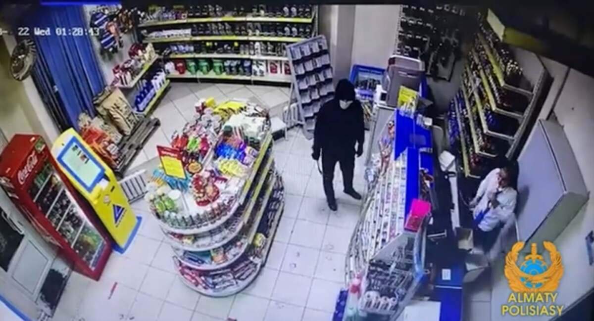 Алматыда жанармай құю бекетіне шабуыл жасаған күдіктілер анықталды