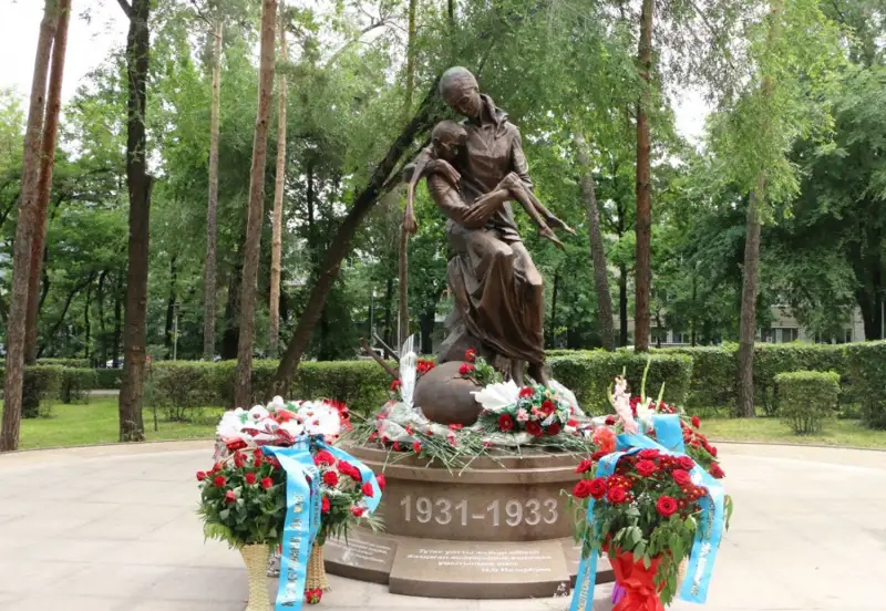 Бүгін саяси қуғын-сүргін және ашаршылық құрбандарын еске алу күні