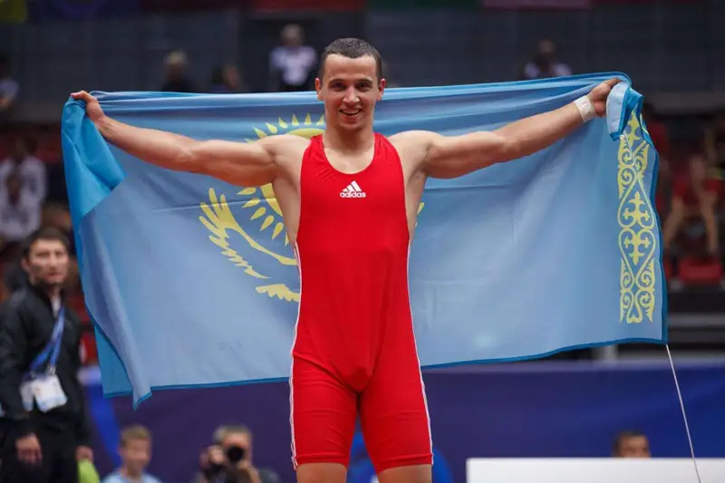 Қазақ палуаны алтын алды