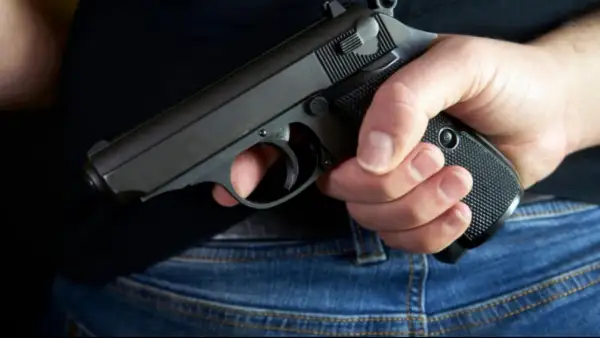 Оралда жаппай төбелес болып, оқ атылды