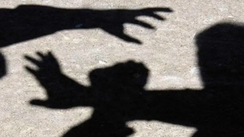 Әйелімен жанжалдасқан жігіт өшін полицейден алды