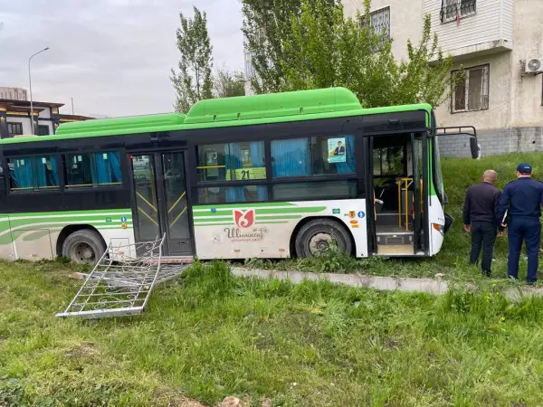 Шымкентте автобус 6 адамды қағып кетті