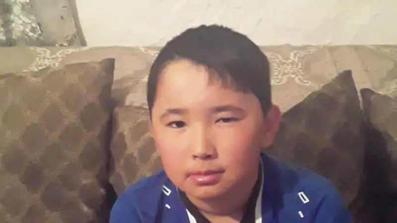 Көзіне қаламсап тығып алған... Баланың әкесі «Қазақстан халқына» қорынан көмек сұрайды