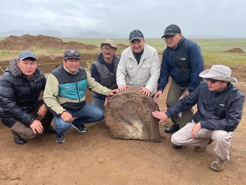 Құтлық Елтеріс қағанның кешені мен жазуы табылды