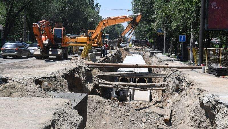 Алматыда Мәметова және Уалиханов көшелерінің қиылысында автокөлік қозғалысы уақытша тоқтатылады