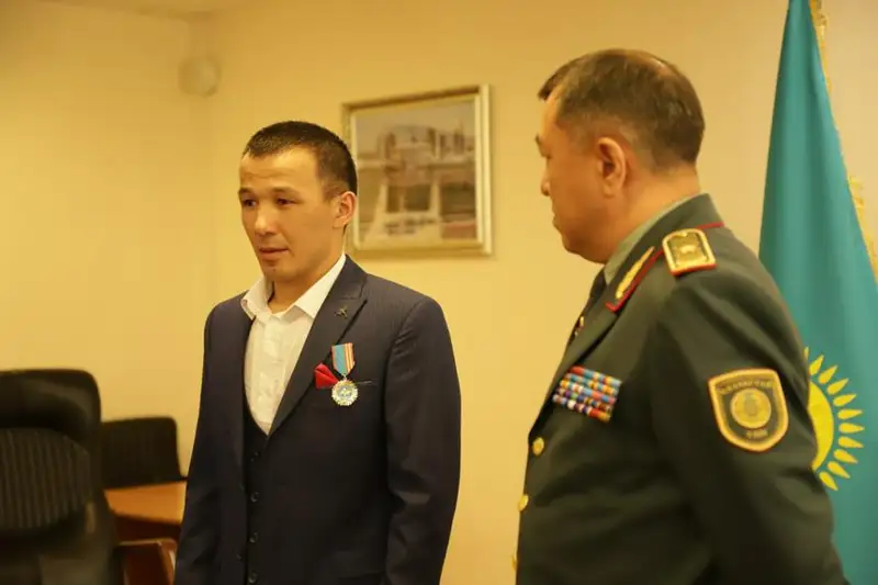 Бүлдіршінді құтқарып қалған Сәбит Шонтақбаев марапатталды