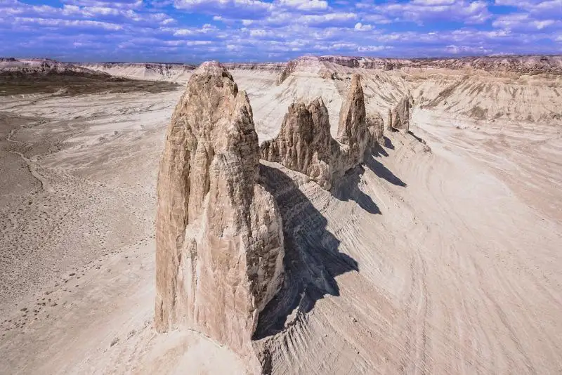 Бозжырада қонақ үй салына ма?