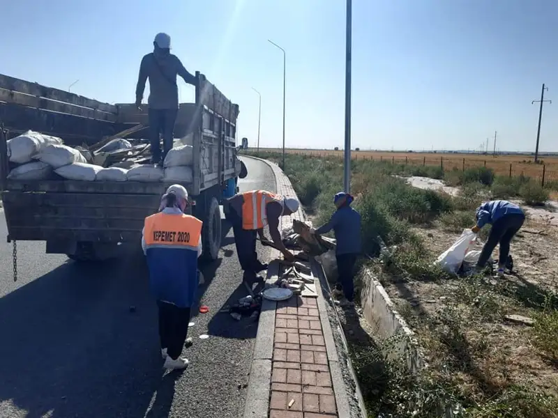 Абай ауданында санитарлық тазалық жұмыстары қарқынды жүргізілуде