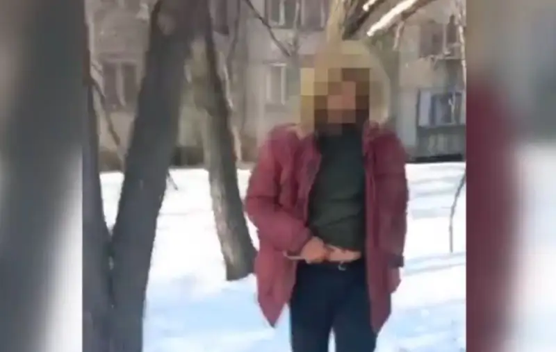 Көлік ұрлау кезінде өзіне пышақ салған ер адамға қатысты деректің толық видеосы шықты