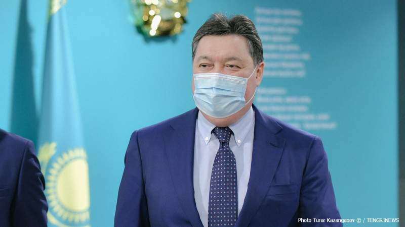 Владимир Путин премьер-министр Асқар Маминді марапаттады