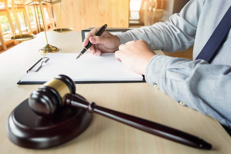 Сот сараптамаларының бір бөлігі аутсорсинг түрінде жүргізіледі