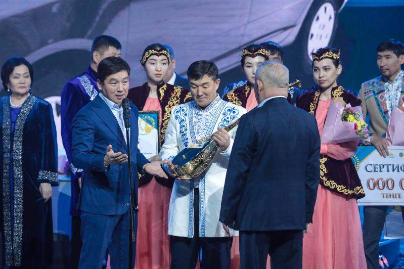 «Алтын домбыра-2021» кімге бұйырды?