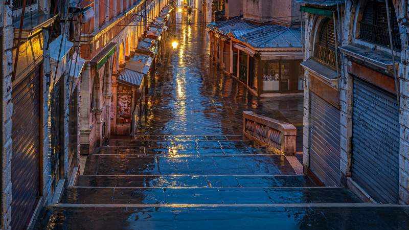 Венецияда каналдар тартылып жатыр