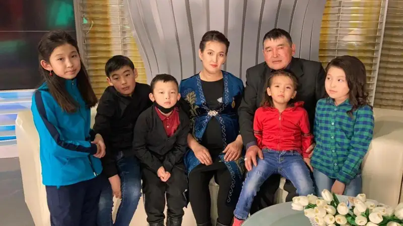 15 жасында тұрмысқа шығып, 14 бала босанған әйел егіз, үшем тумағанын айтты