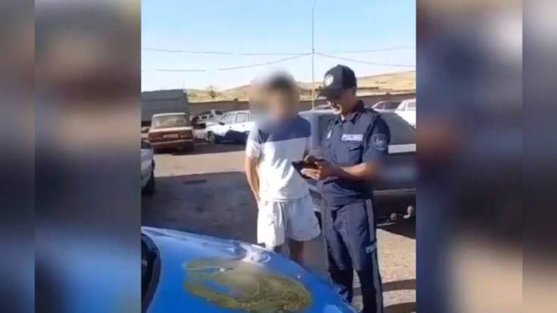 Сарыағашта әкесінің көлігімен жол қозғалысы ережесін бірнеше рет бұзған жасөспірім анықталды  