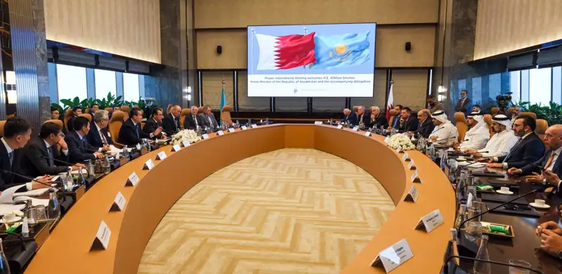 Әлихан Смайылов Power International Holding төрағасы Мутаз әл Хайятпен кездесті