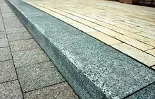 Жұмысшы жүзден астам жол жиектерін ұрлап кеткен