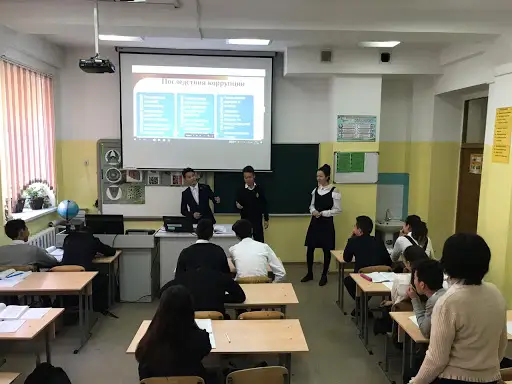 Алматыда бір ғана мектеп дәстүрлі режимде жұмыс істейді