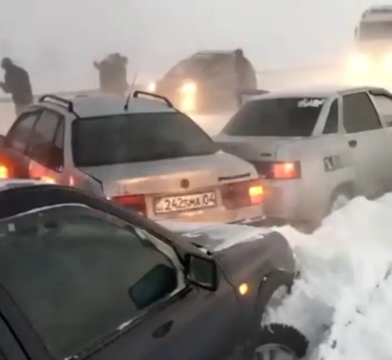 Ақтөбе облысында 11 автокөлік бір-біріне соғылды (видео)