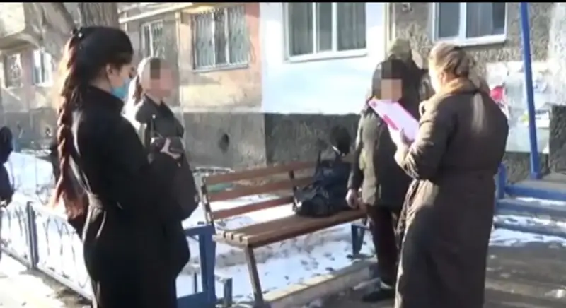 Полицейлер қарағандылық әйелден жарты келіге жуық героин тәркіледі