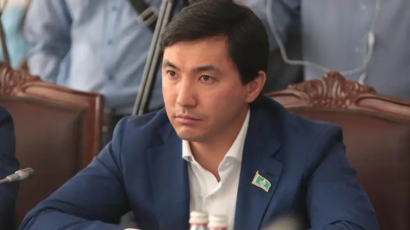 Қайрат Құдайбергеннің қамау мерзімі төрт айға ұзартылды