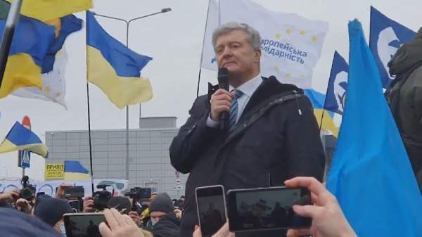 Порошенконың Украинаға оралуына не себеп?
