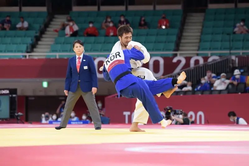 Сметов жартылай финалға жолдама алды