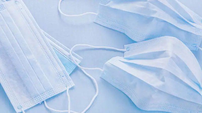 Желідегілер 1000 теңгелік бетпердені талқылап жатыр 