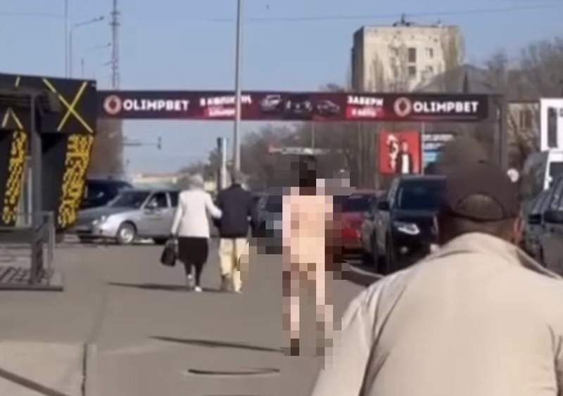 Павлодардың көшелерінде жалаңаш жүрген ер адам ұсталды