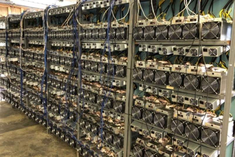 Майнинг ферма бұрынғы мата зауытында жұмыс істеп келген