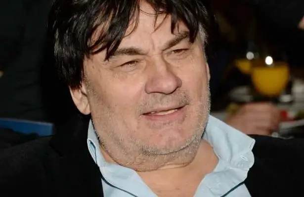 Әншіге оқ атқан кім? 