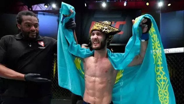 Отандық спортшылар UFC-дегі жекпе-жек алдында қарсыластарымен көз арбасты