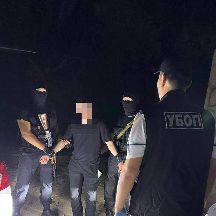Шымкенттік тұрғын досының беделін түсіретін ақпаратты таратпау үшін одан 100 000 доллар талап еткен
