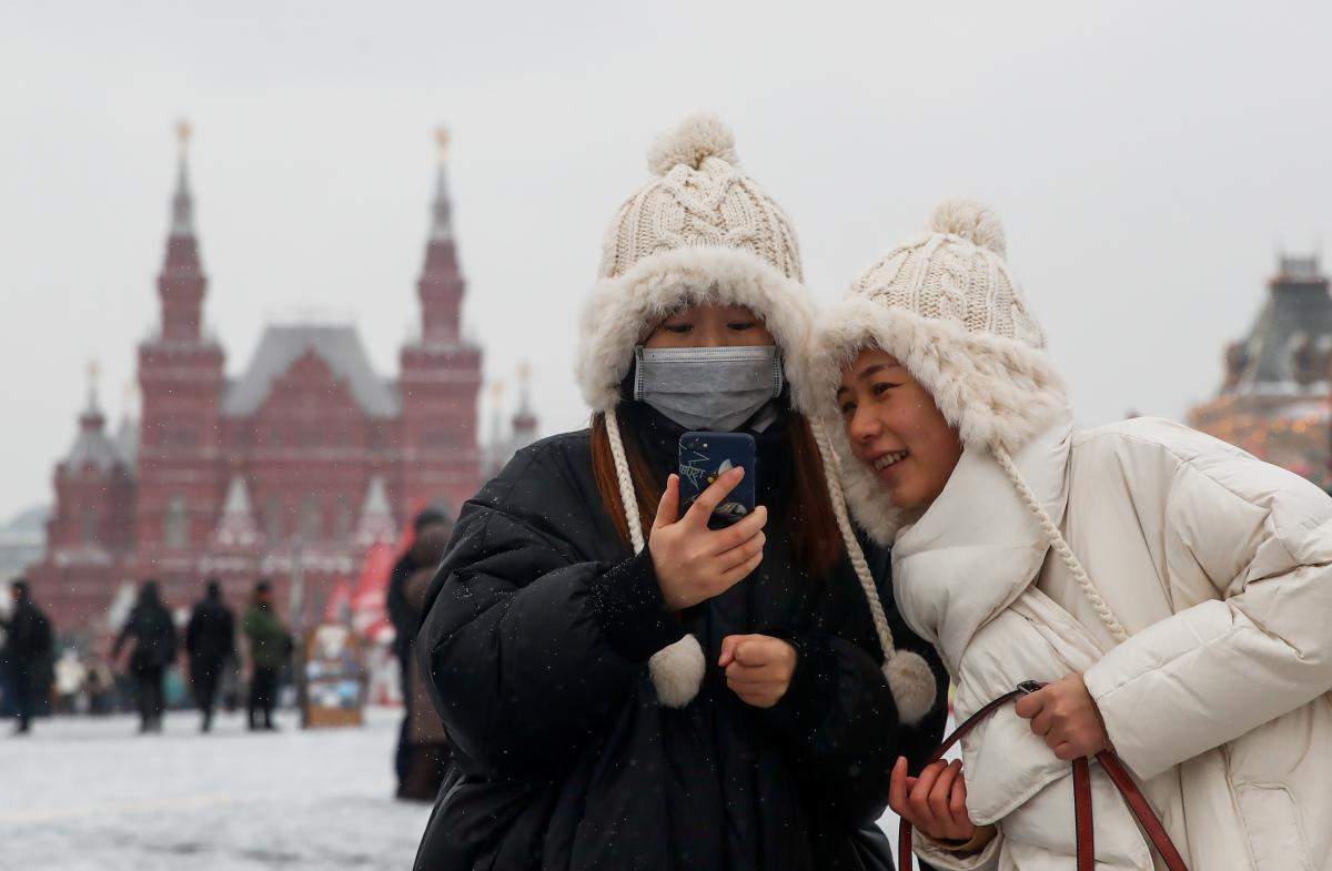 Ресейде короновируспен ауырған екі адам жазылып шықты
