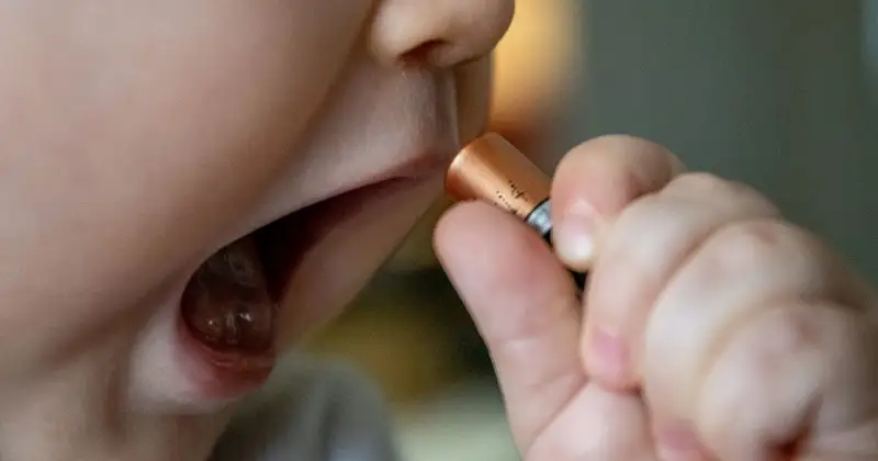 Батарея жұтып қойған сәбидің өліміне дәрігерлер кінәлі ме?