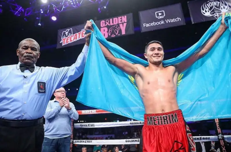 Қазақстанның үздік боксшысы Головкинді озып, WBC рейтингінде көш бастады