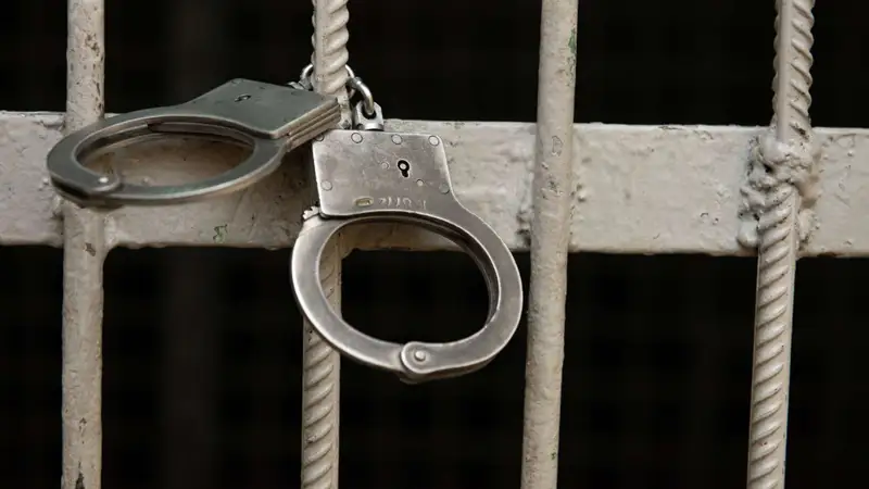 Жетісу облысында бұған дейін сотталған ер адам ауылдасын тонады деп күдікке ілінді