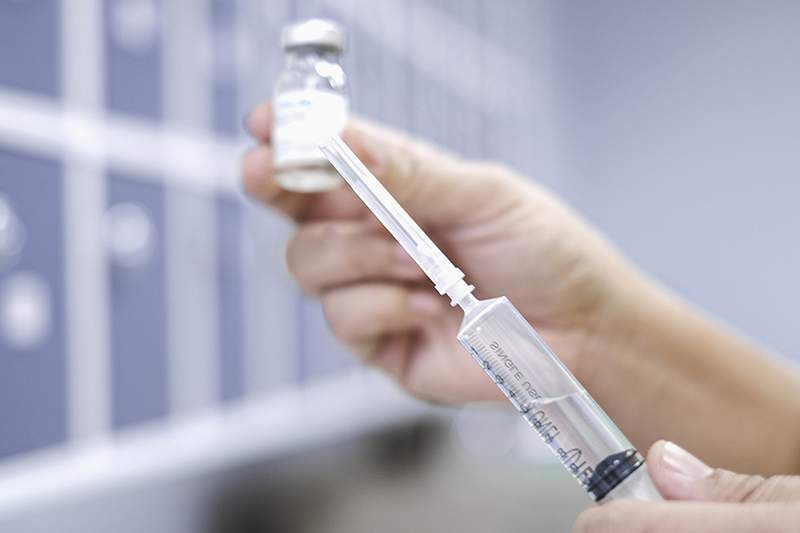 Бейжіңде 1 млн адамға вакцинаның алғашқы дозасы егілді