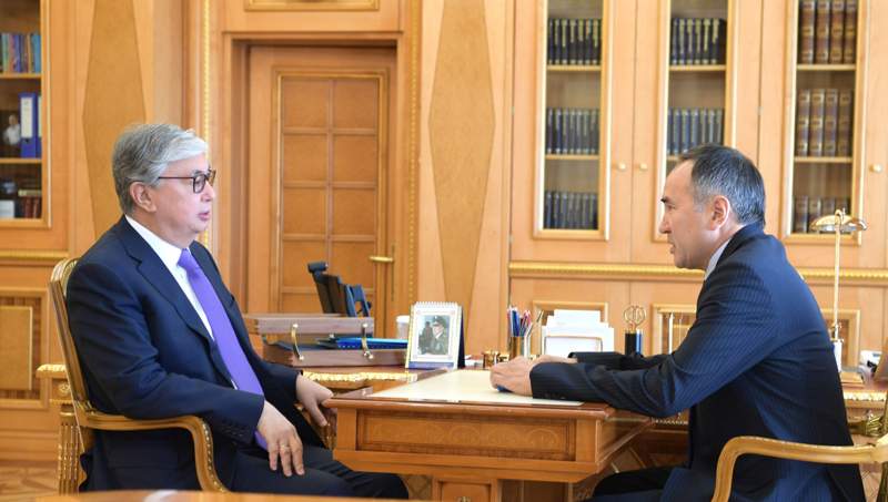 Мамин Мырзахметовтің «сыбағасын беруге» бара жатыр...