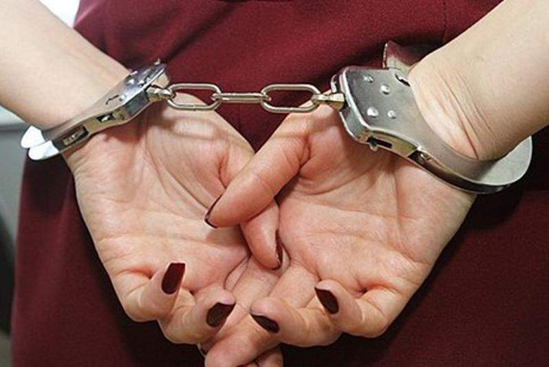 50 жастағы әйел дүкен тонаған