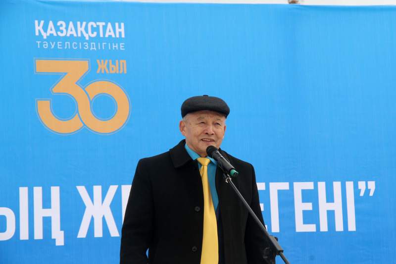 Ақтаудағы ең биік тудың түбінде «Көк тудың желбірегені» әні шырқалды 