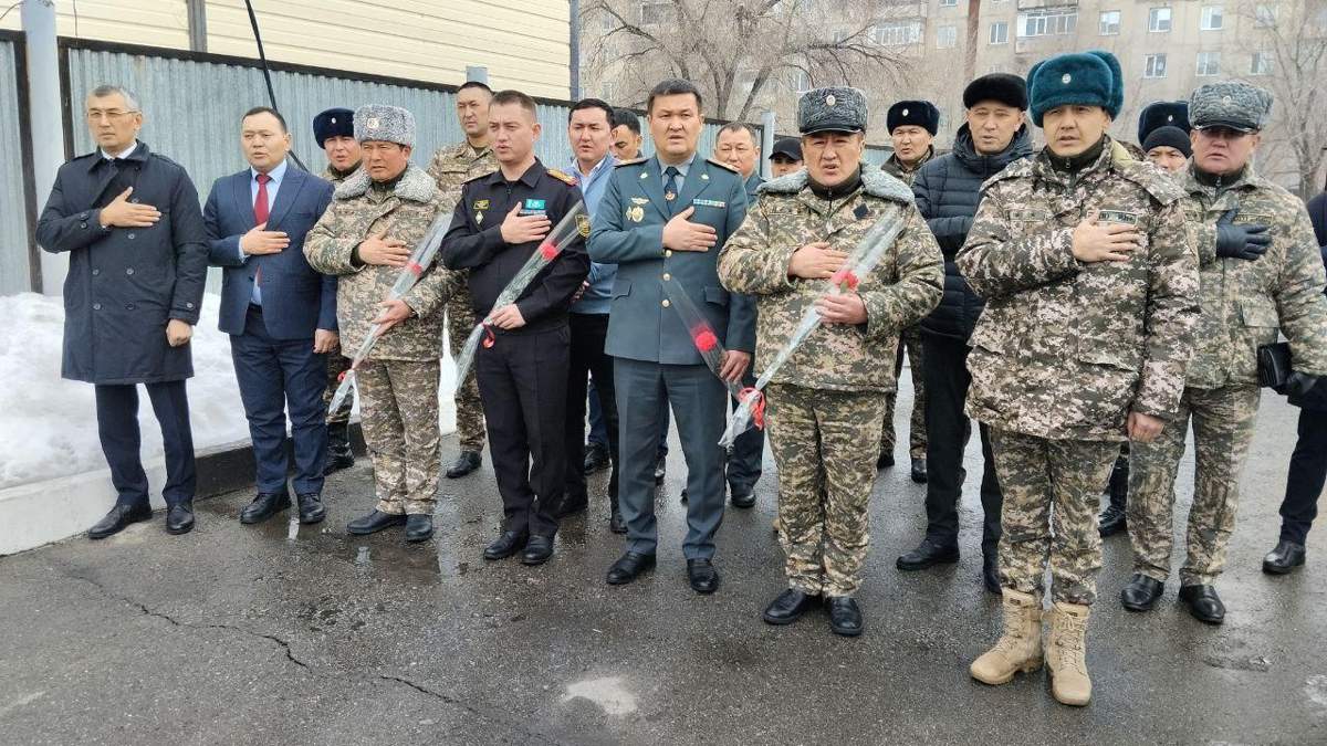 Қарулы күштерде қаза тапқан әскери қызметшілерді еске алды