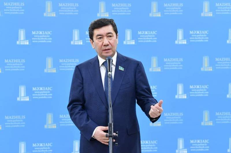 Дипломат үгіт-насихатшылардың жетегінде кетпеуі керек – Қошанов Бородавкиннің сұхбаты жайында