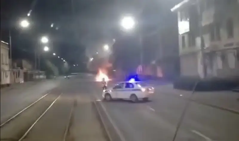 Өскеменде жол жиегінде тоқтап тұрған көлік жанып кетті  